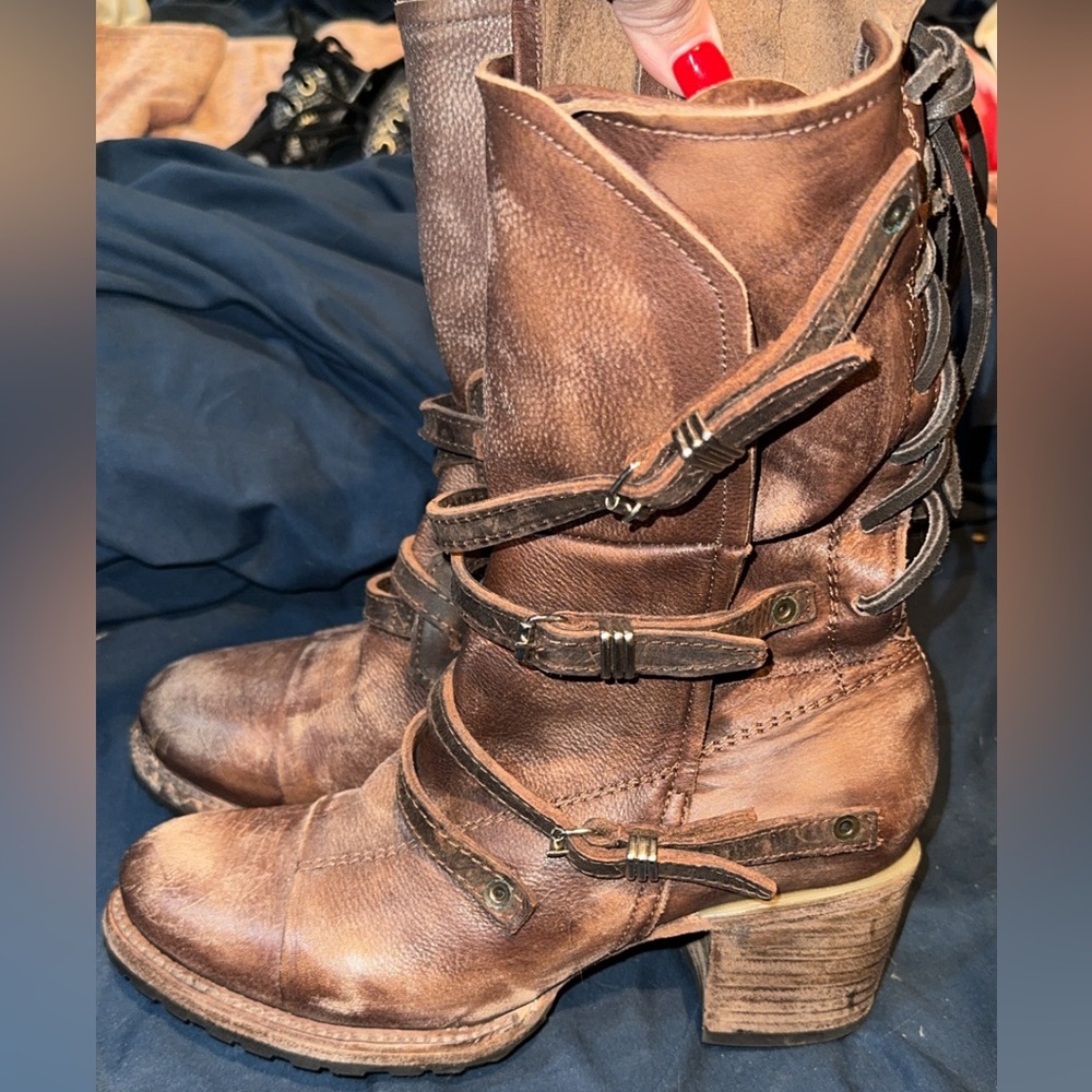Size 8 FreeBird Cora boot